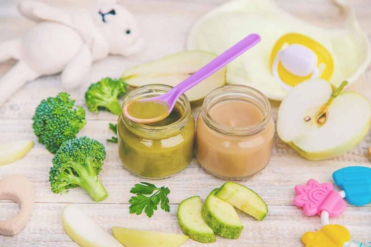 Żywność dla niemowląt w małych słoiczkach