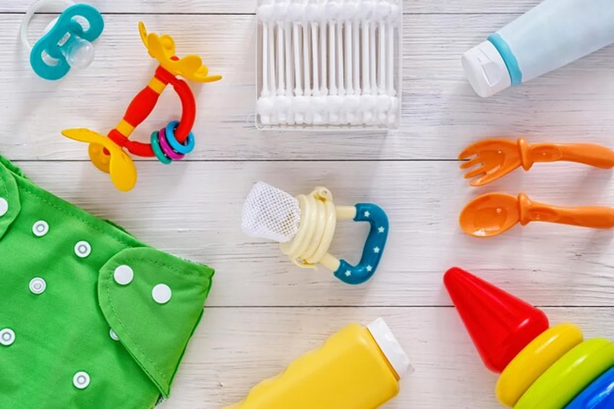 Kolekcja zabawek dla niemowląt widok z góry